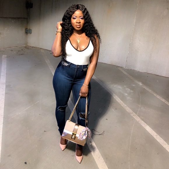 Meet your Posher, Fatoumata - Picture 1 of 1